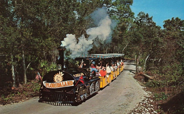 Floridaland - Vintage Postcard